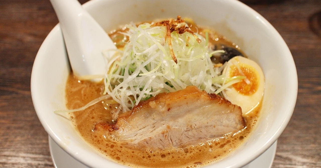 ร้านซัปโปโรราเม็งที่ไหนที่ได้รับความนิยมในฮอกไกโด？